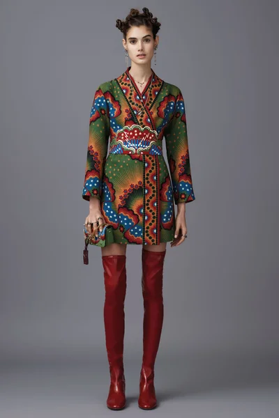 Look 16